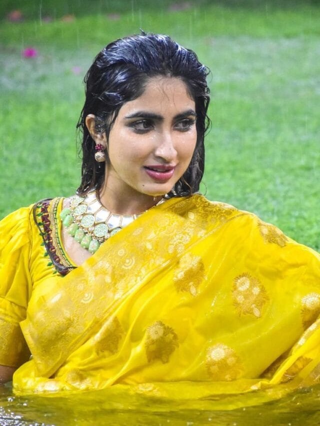 Saanya Iyer images